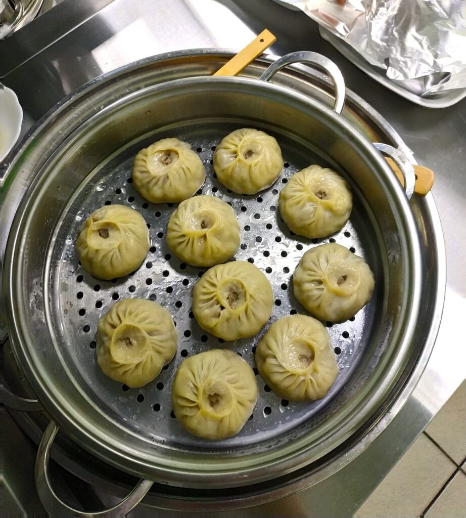 Горячие буузы