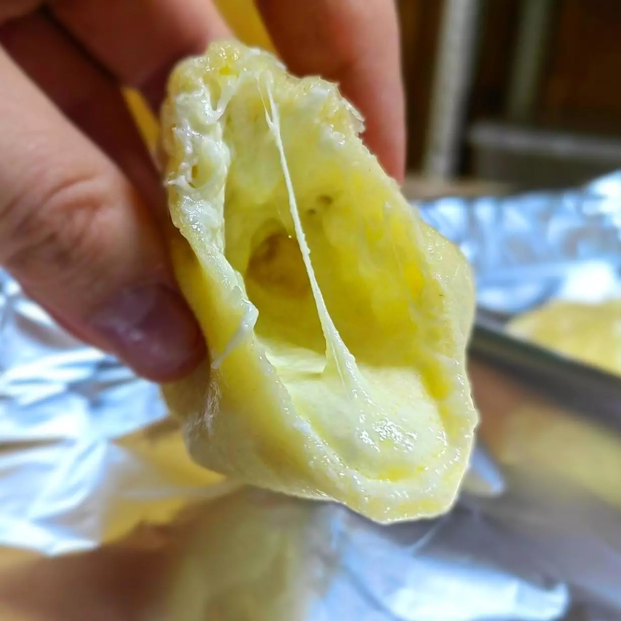 Буузы с сыром сулугуни внутри