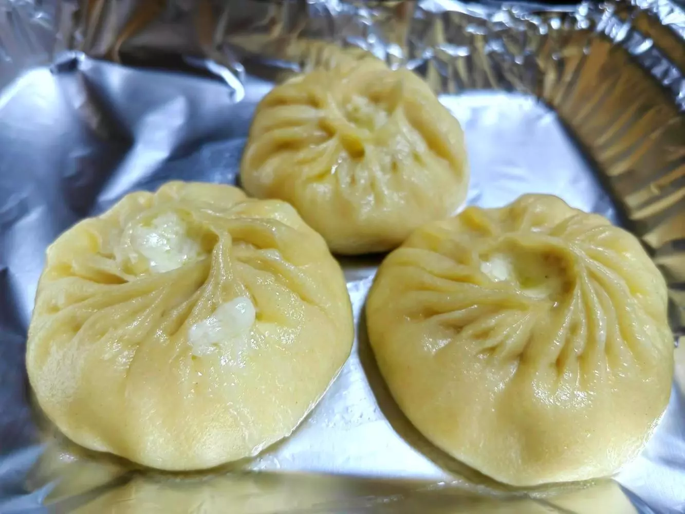 Горячие буузы с сыром